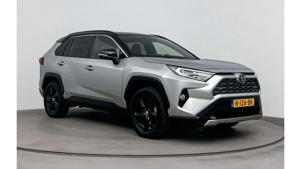 Toyota RAV4 (2021) — foto 1