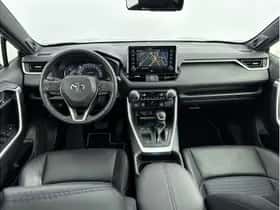 Toyota RAV4 (2021) thumbnail 2