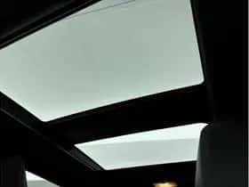 Toyota RAV4 (2021) thumbnail 5