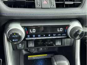 Toyota RAV4 (2021) thumbnail 8