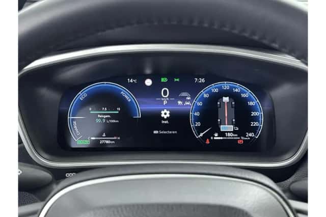 Toyota Corolla (2023) thumbnail 3