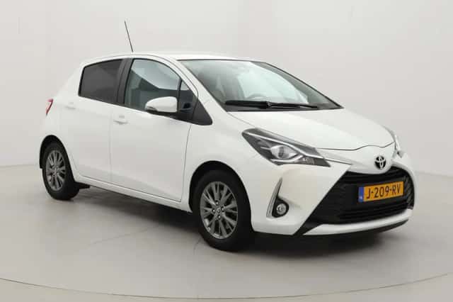 Toyota Yaris (2020) thumbnail 1