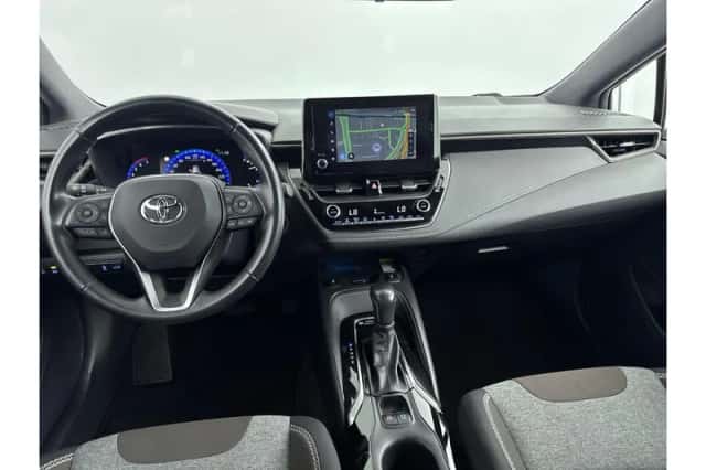 Toyota Corolla (2022) thumbnail 2