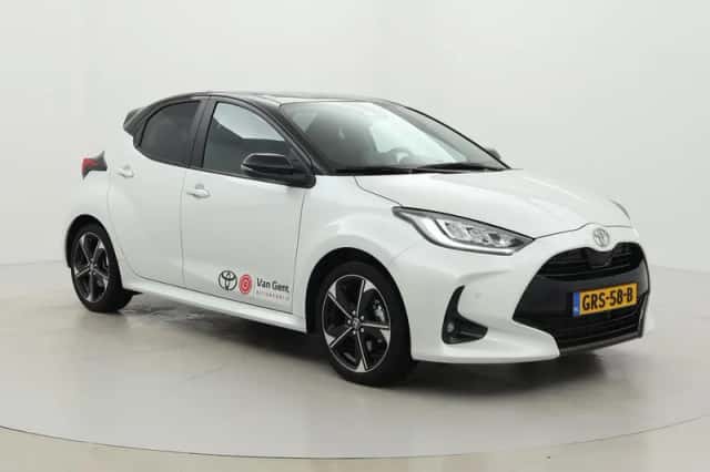 Toyota Yaris (2024) thumbnail 1