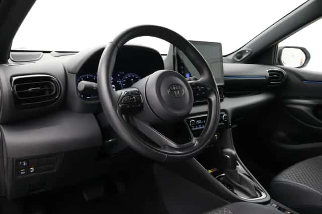 Toyota Yaris (2024) thumbnail 2