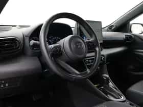 Toyota Yaris (2024) thumbnail 2