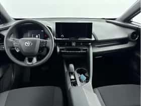 Toyota C-HR (2024) thumbnail 2