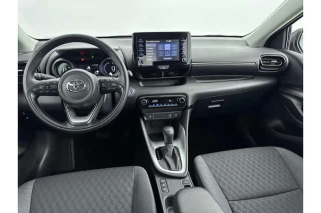 Toyota Yaris (2024) thumbnail 2