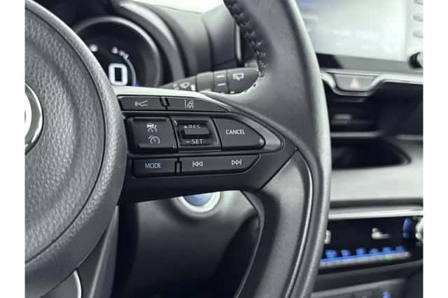 Toyota Yaris (2024) thumbnail 6