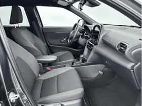 Toyota Yaris Cross (2025) thumbnail 23