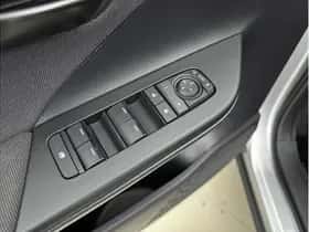 Toyota C-HR (2025) thumbnail 17