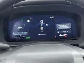 Toyota C-HR (2025) thumbnail 3