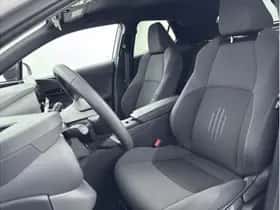Toyota C-HR (2025) thumbnail 9