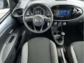 Toyota Aygo X (2024) thumbnail 2