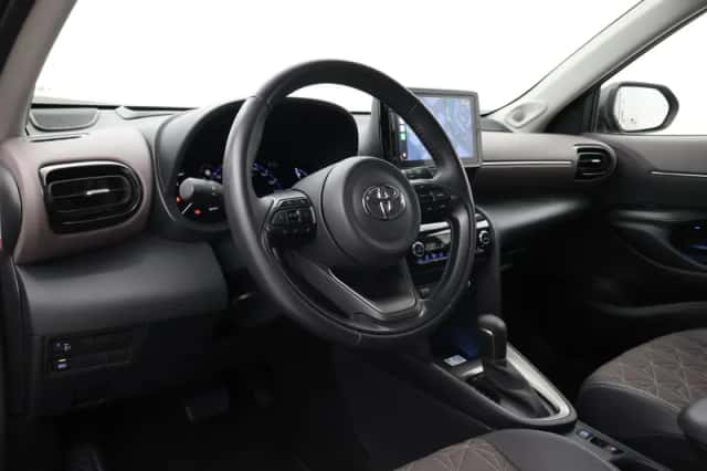Toyota Yaris Cross (2022) thumbnail 2