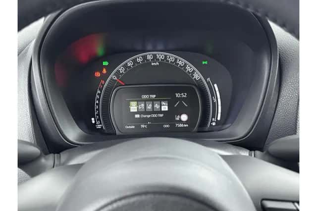 Toyota Aygo X (2025) thumbnail 3