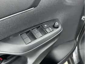 Toyota Yaris Cross (2025) thumbnail 16