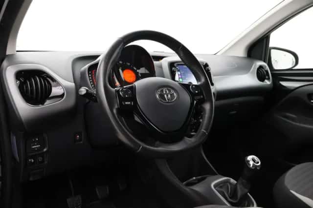 Toyota Aygo (2019) thumbnail 2