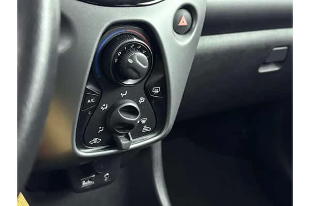 Toyota Aygo (2021) thumbnail 5