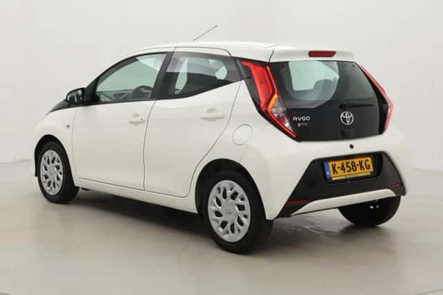 Toyota Aygo (2021) thumbnail 4