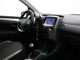 Toyota Aygo (2021) thumbnail 31