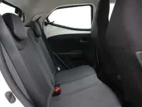 Toyota Aygo (2021) thumbnail 32
