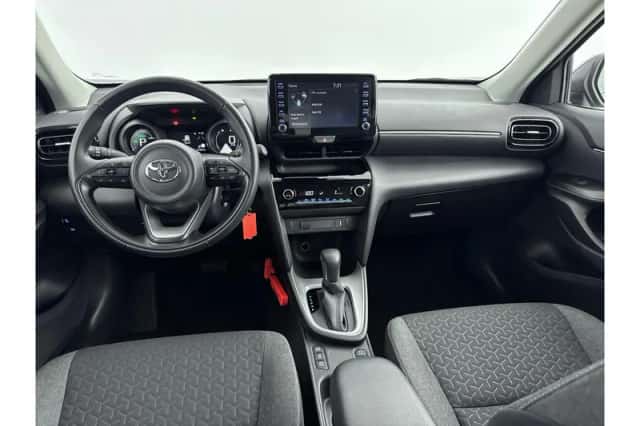 Toyota Yaris Cross (2023) thumbnail 2