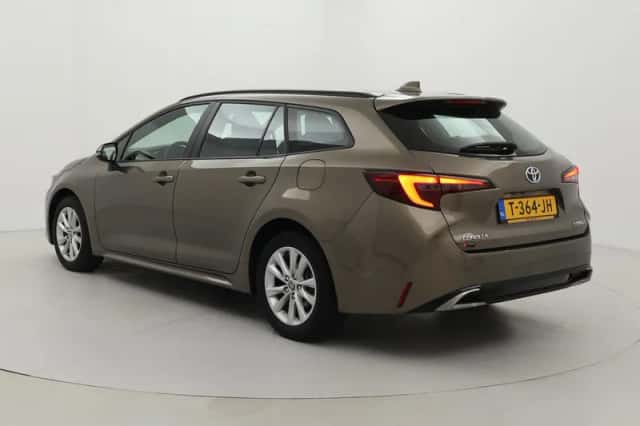 Toyota Corolla (2023) thumbnail 4