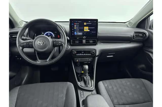 Toyota Yaris (2025) thumbnail 2