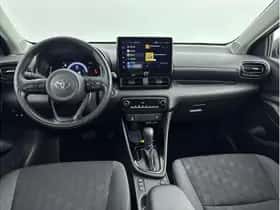 Toyota Yaris (2025) thumbnail 2