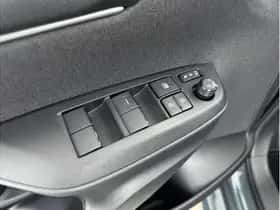Toyota Yaris (2025) thumbnail 15