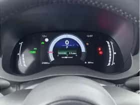 Toyota Yaris (2025) thumbnail 3