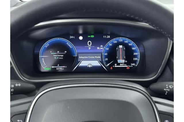 Toyota Corolla (2025) thumbnail 3
