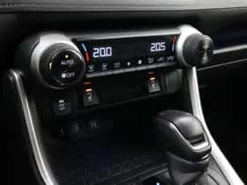 Toyota RAV4 (2024) thumbnail 8