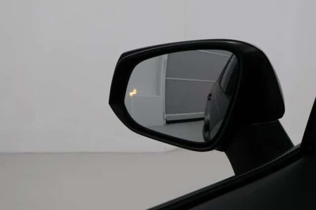 Toyota RAV4 (2024) thumbnail 6