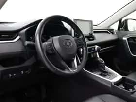 Toyota RAV4 (2022) thumbnail 2