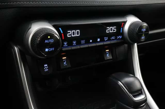 Toyota RAV4 (2022) thumbnail 5