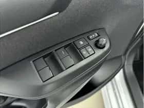 Toyota Yaris (2025) thumbnail 16