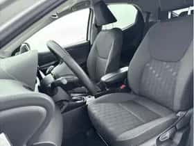 Toyota Yaris (2025) thumbnail 8