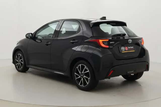 Toyota Yaris (2022) thumbnail 4