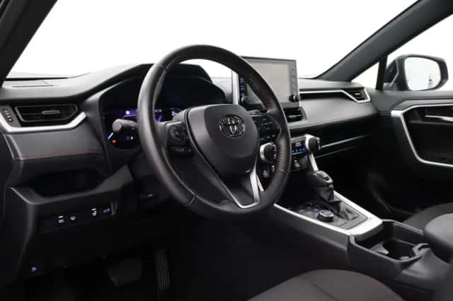 Toyota RAV4 (2022) thumbnail 2