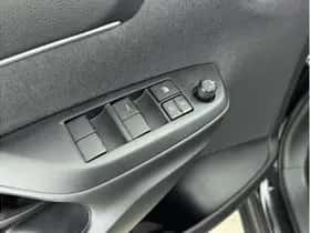 Toyota Yaris Cross (2024) thumbnail 15