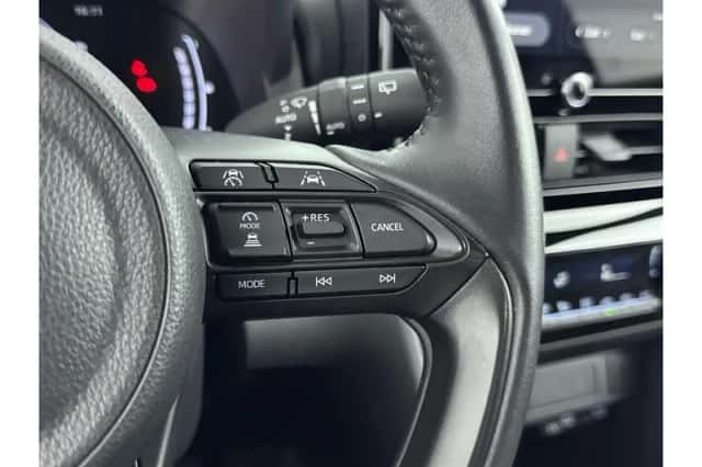 Toyota Yaris Cross (2024) thumbnail 6