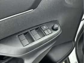 Toyota Yaris Cross (2023) thumbnail 17