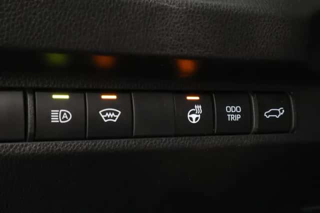 Toyota RAV4 (2024) thumbnail 6