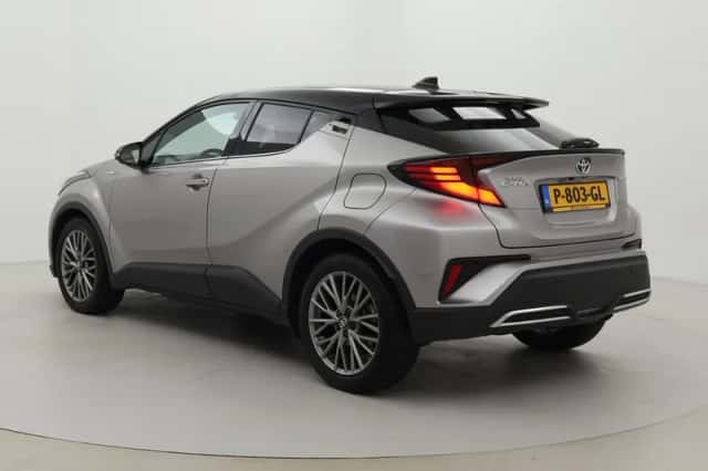 Toyota C-HR (2020) thumbnail 4