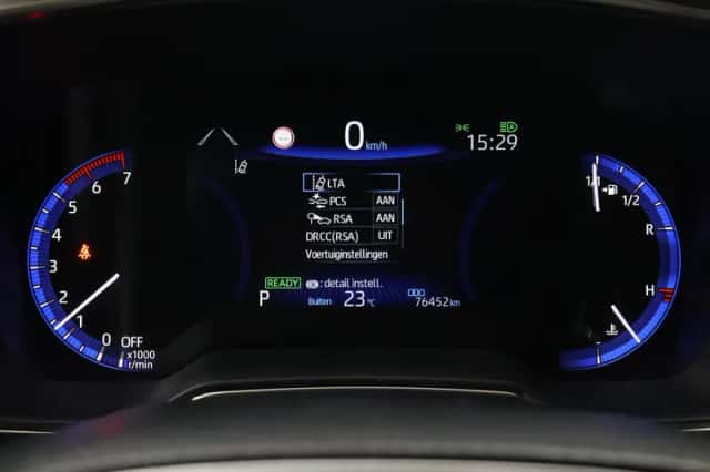 Toyota Corolla (2021) thumbnail 3