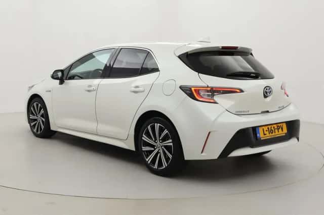 Toyota Corolla (2021) thumbnail 4