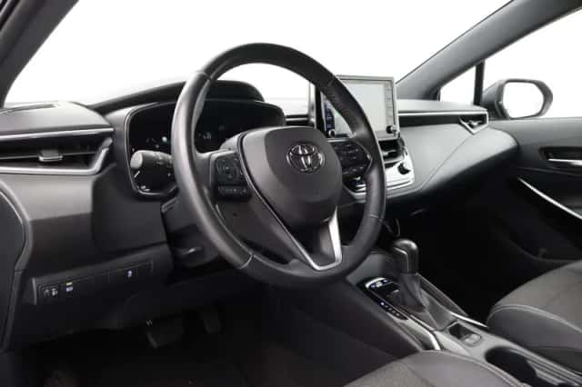 Toyota Corolla (2021) thumbnail 2
