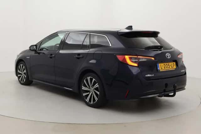 Toyota Corolla (2021) thumbnail 4